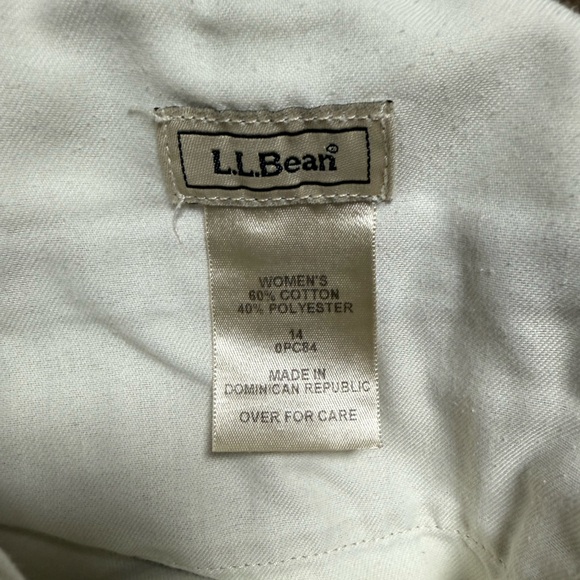 L.L. Bean women’s size 14 multi pocket shorts. - Picture 2 of 6